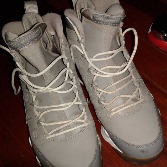 Shoes - Picture 3 of 8